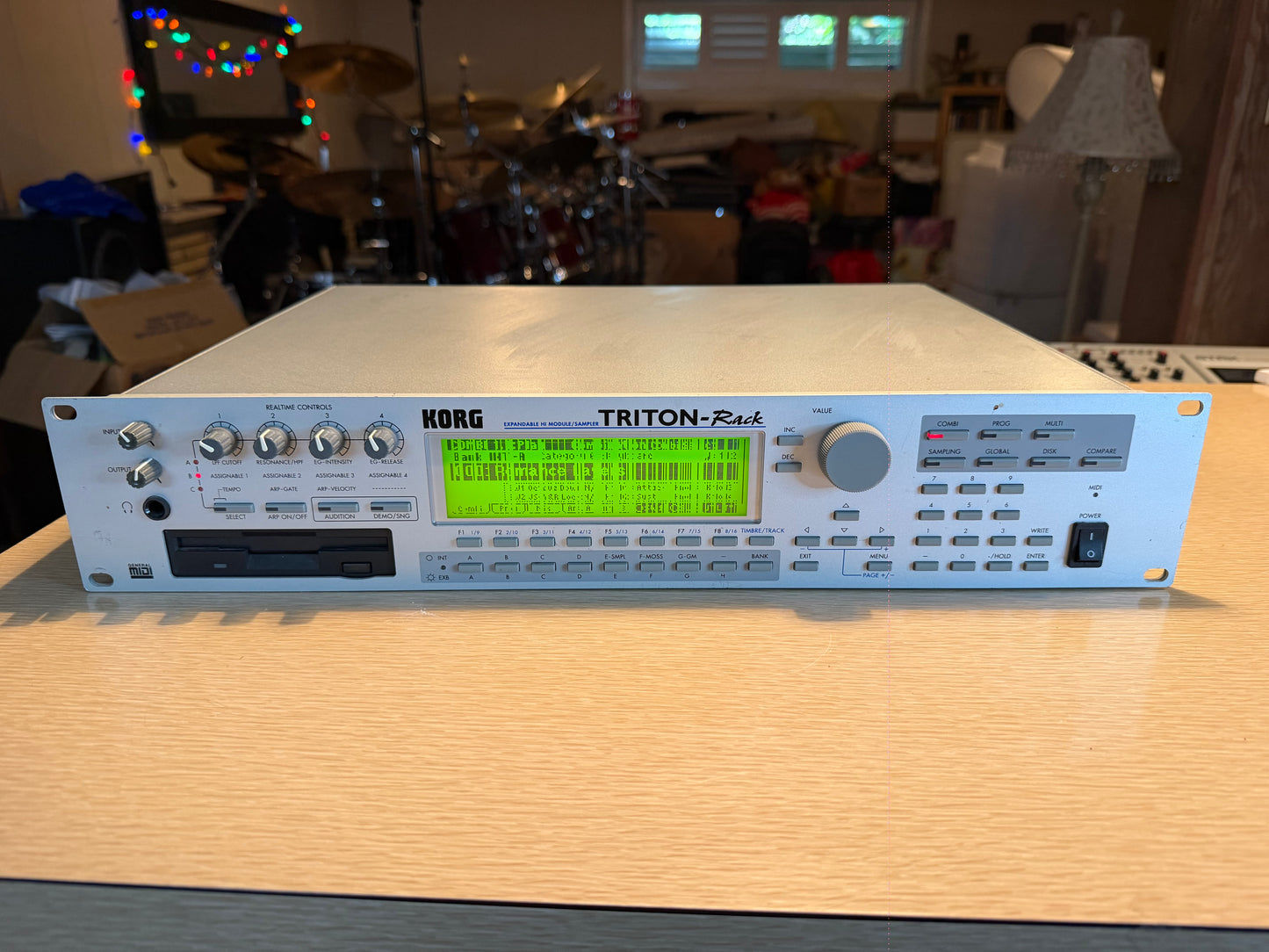 Korg Triton-Rack Expandable HI Module Sampler Synthesizer Works Needs New Screen