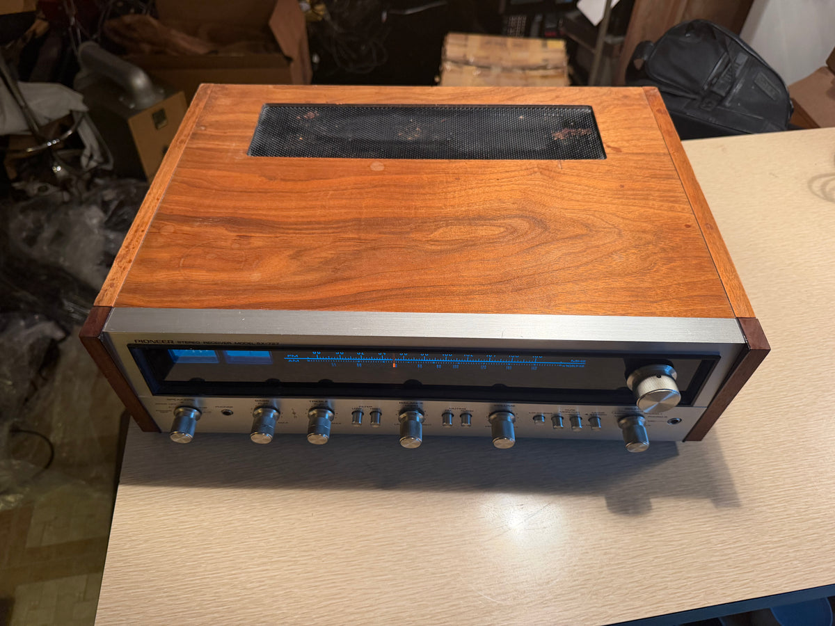 Pioneer SX-727 Vintage Stereo Receiver Amplifier Fresh Service Brand New Bulbs!