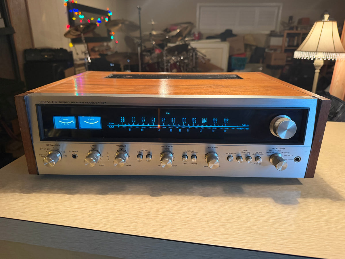 Pioneer SX-727 Vintage Stereo Receiver Amplifier Fresh Service Brand New Bulbs!
