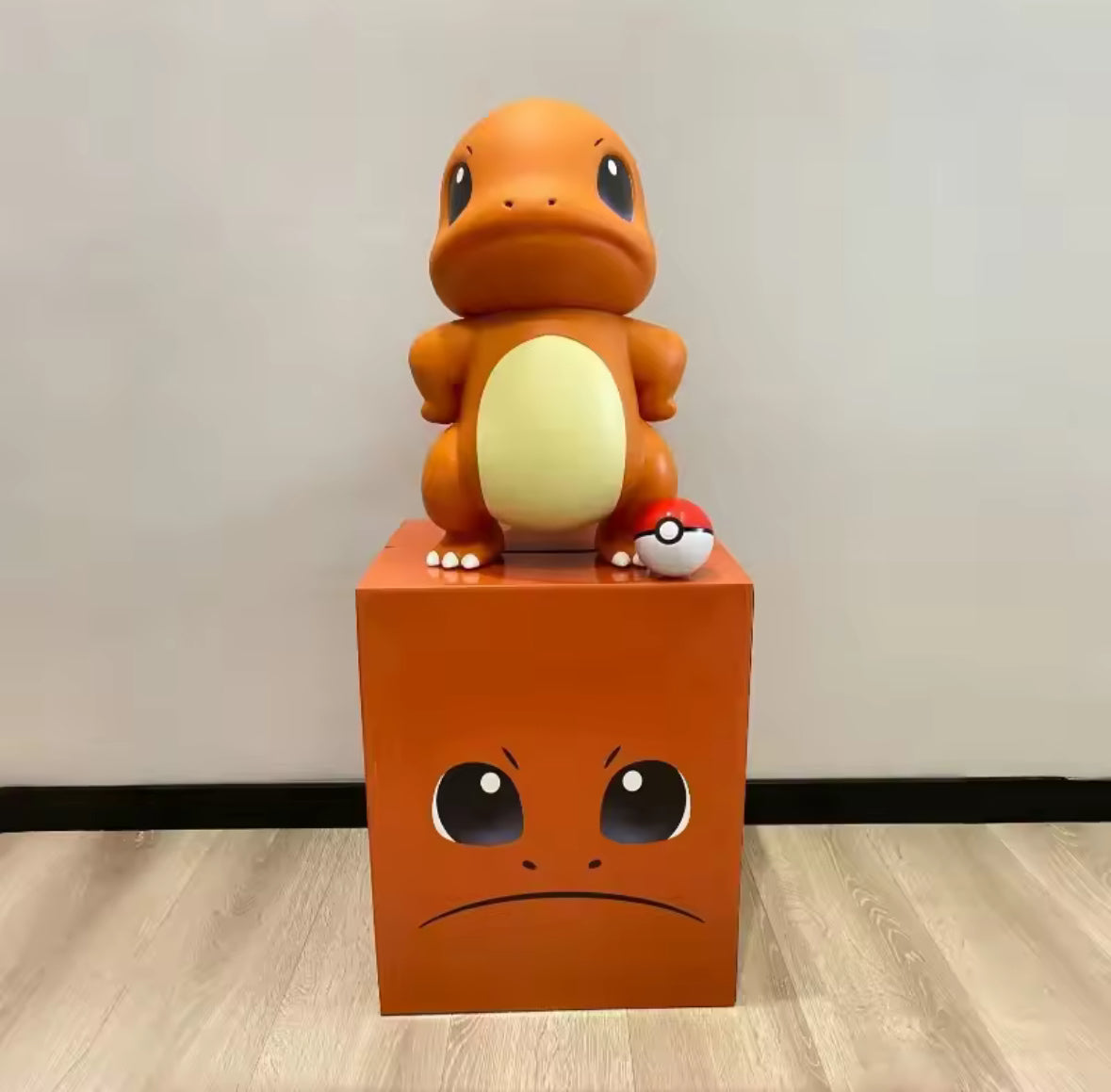 Charmander Proud Action Car Trunk Tail  Ornament Desktop Ornament Gift NIB
