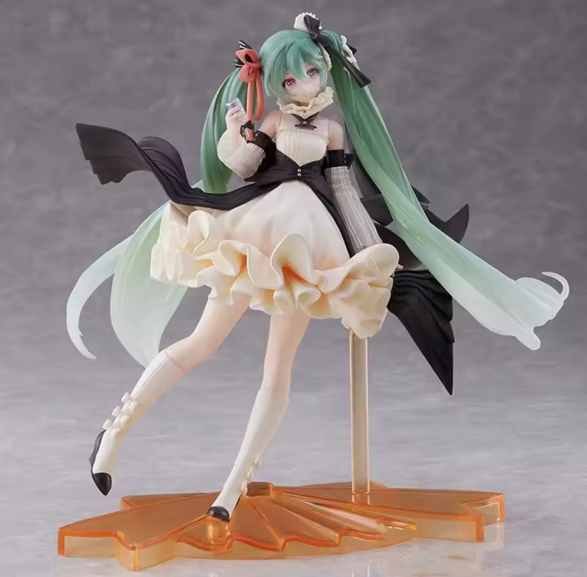 NEW Hatsune Miku Figure Singer Action Model Desktop Ornaments Collectible 21cm