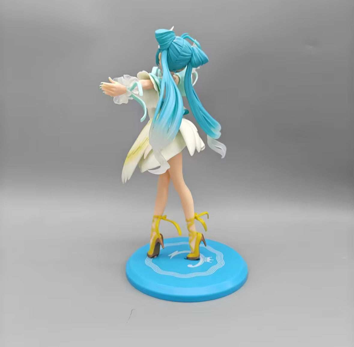 NEW 22cm HATSUNE MIKU Figure Hatsune Miku Dance Swan Rare Figure Toy Collectible