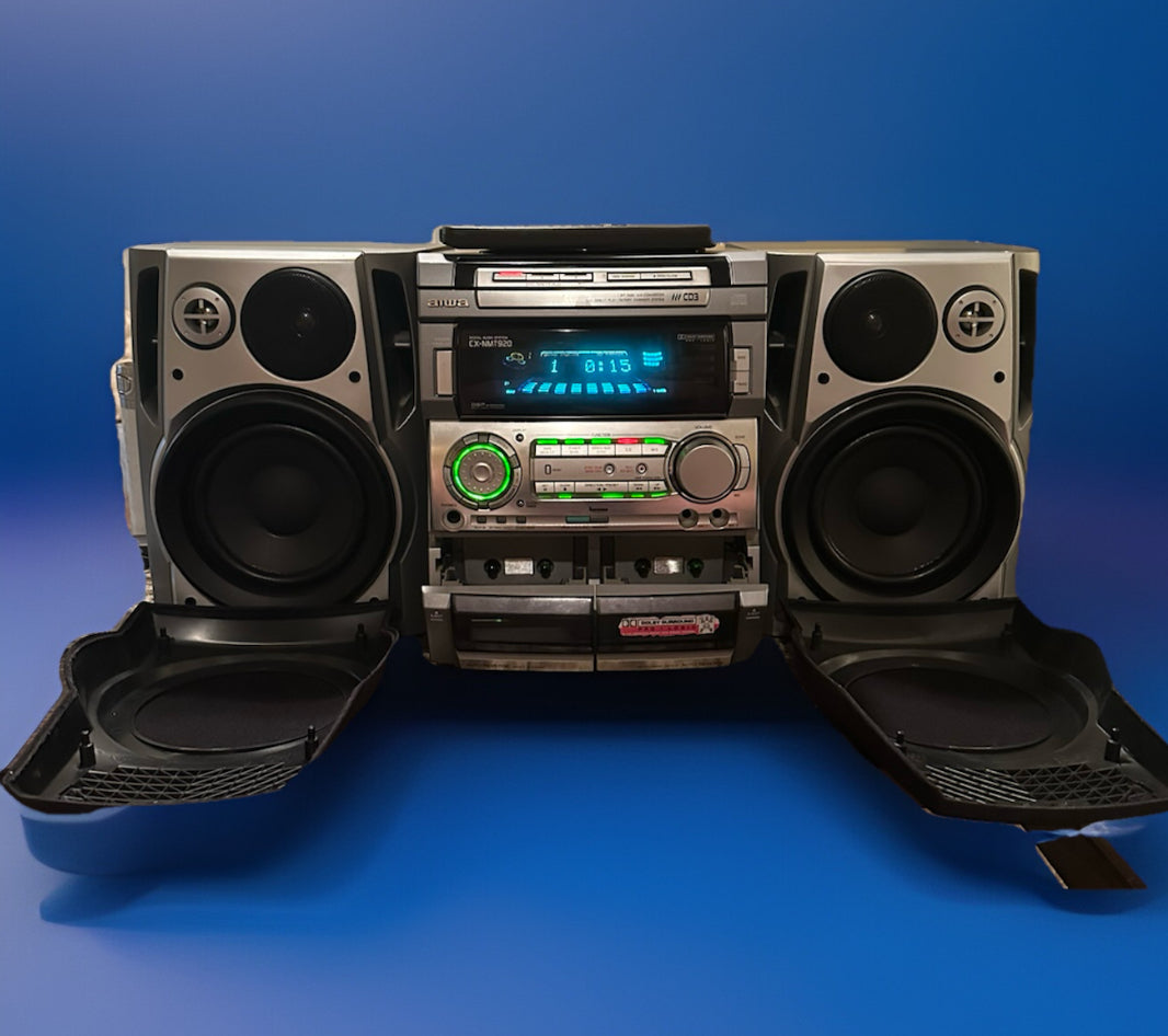 VTG AIWA Compact Disc Stereo Cassette Receiver Model CX-NMT920 W/ Remote Bundle