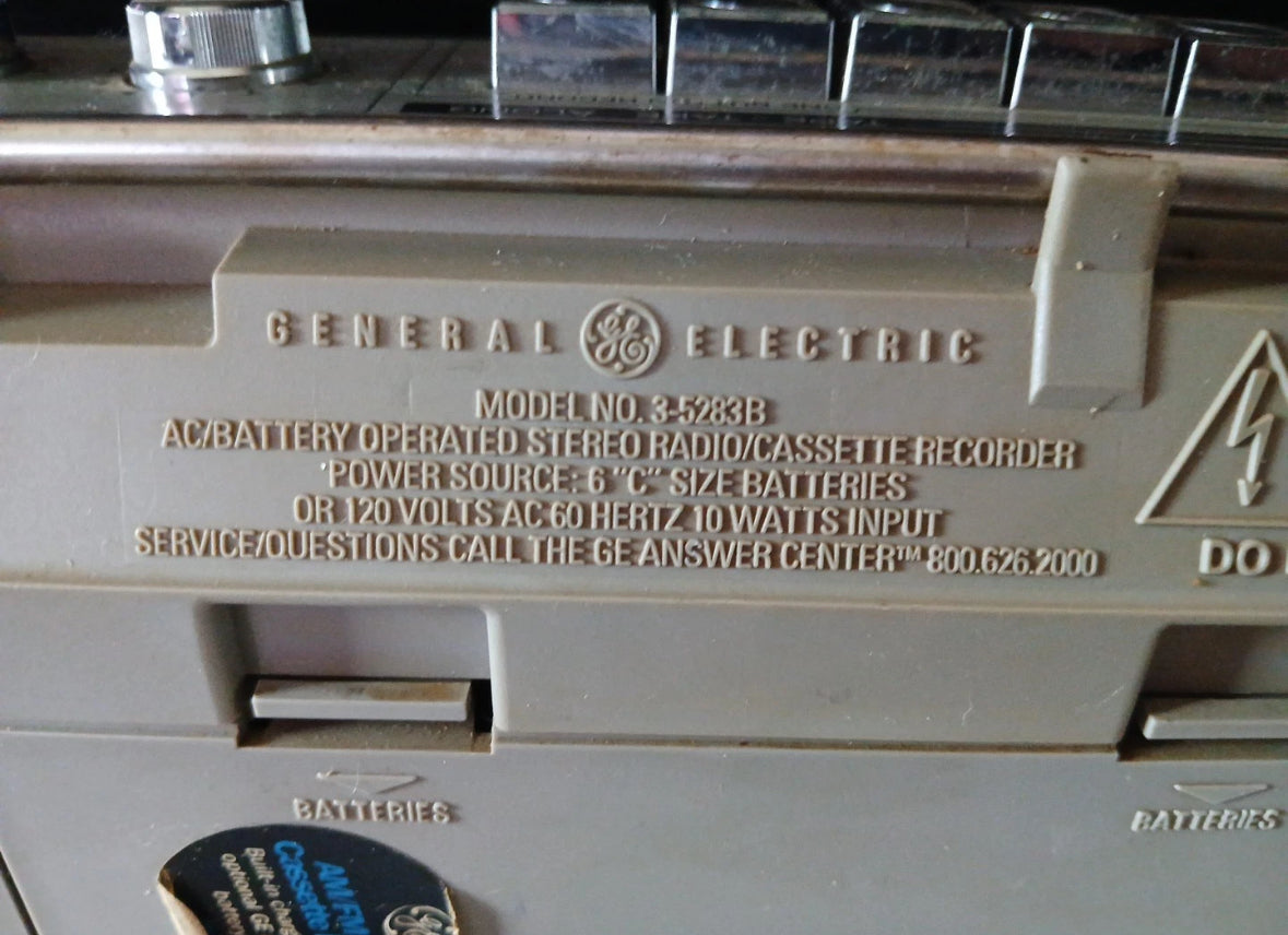 *VTG General Electric 3-5283B AM/FM Radio Cassette Player Boombox Tested