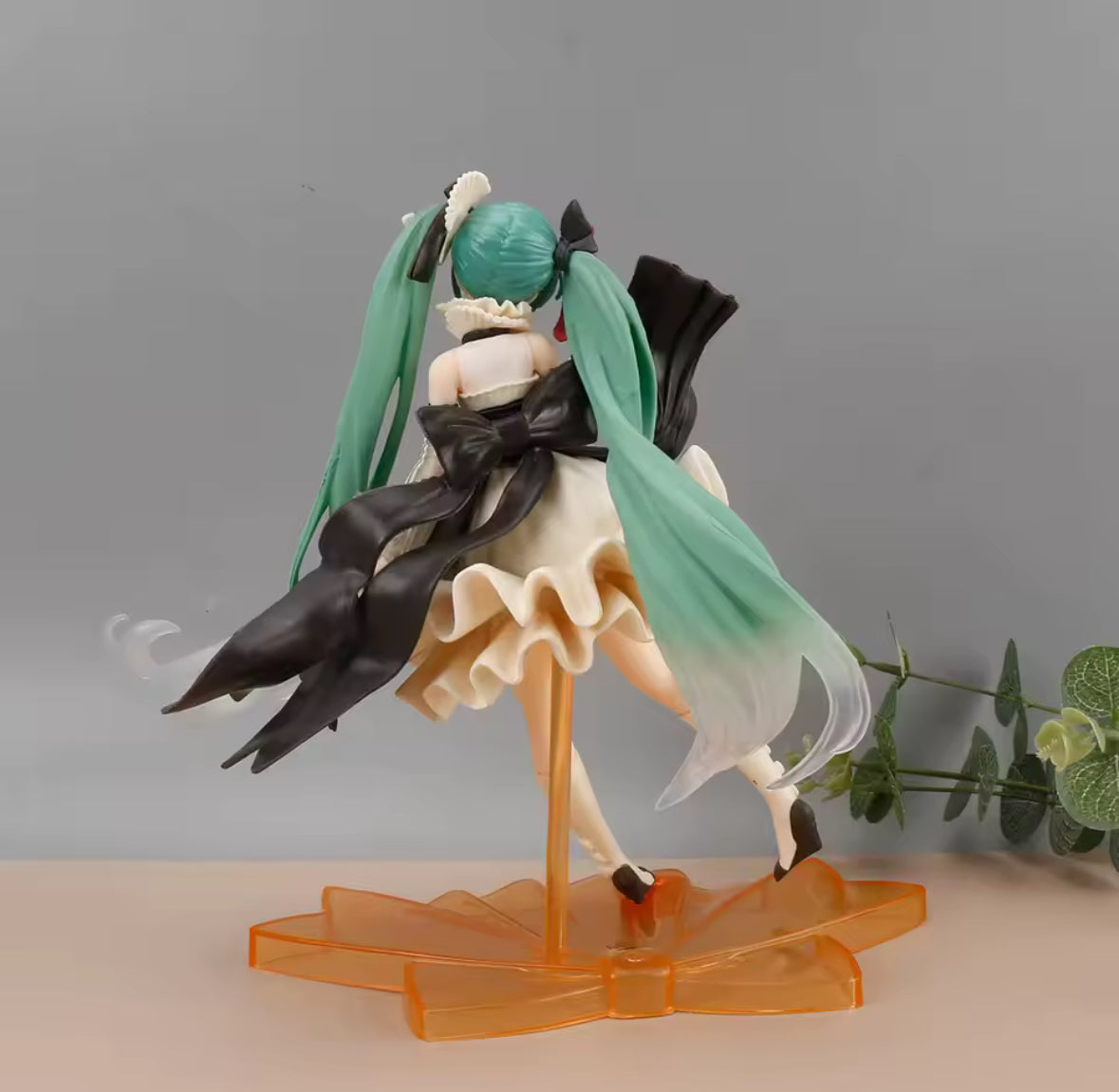 NEW Hatsune Miku Figure Singer Action Model Desktop Ornaments Collectible 21cm