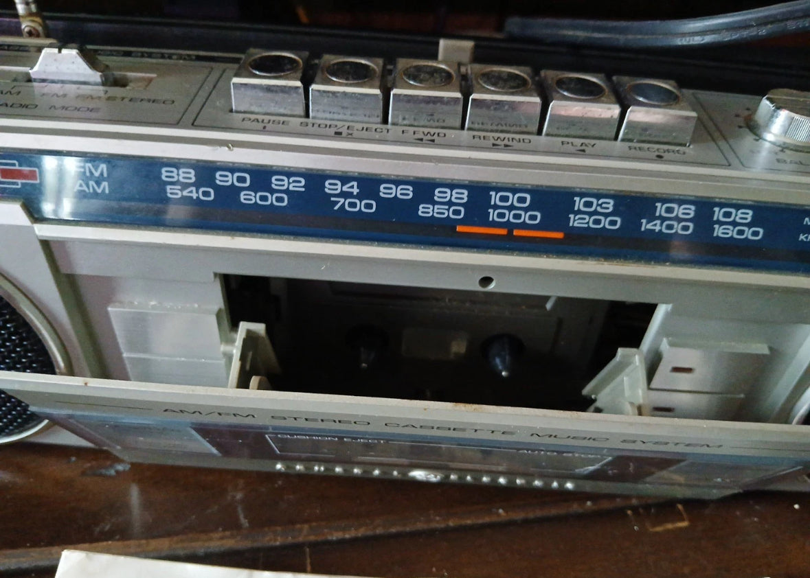 *VTG General Electric 3-5283B AM/FM Radio Cassette Player Boombox Tested
