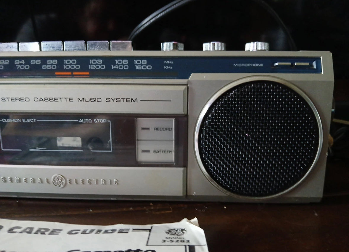 *VTG General Electric 3-5283B AM/FM Radio Cassette Player Boombox Tested