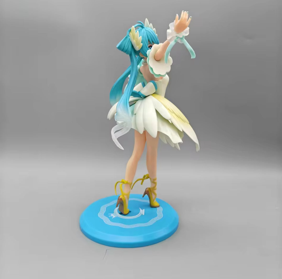 NEW 22cm HATSUNE MIKU Figure Hatsune Miku Dance Swan Rare Figure Toy Collectible
