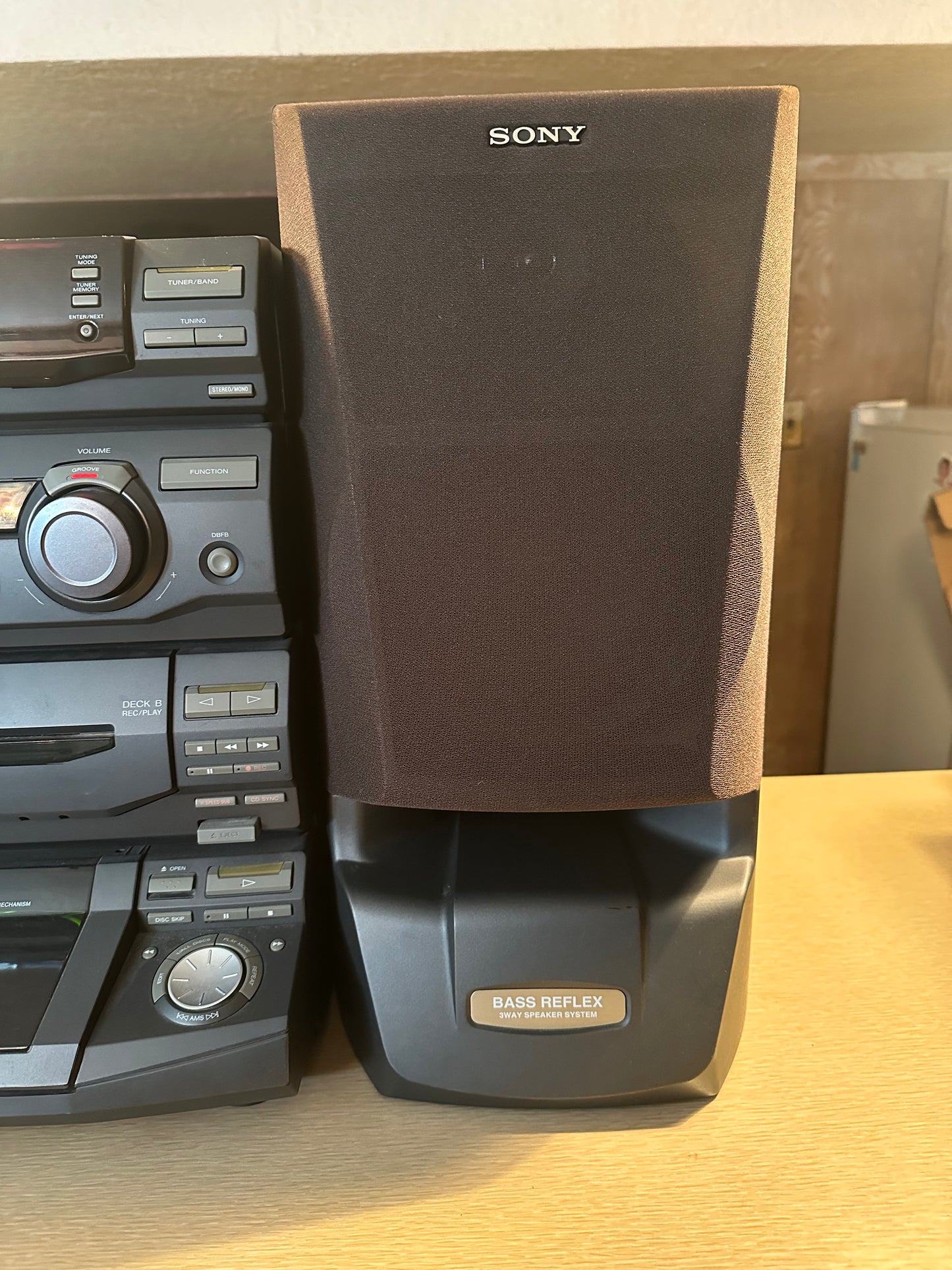 Vintage 1997 Sony LBT-D390 Stereo System With Speakers Tested Working Monster