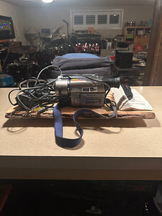 Sony Handycam CCD-TRV46 Video Hi8 Camcorder, Charger & More Tested Fully Works!
