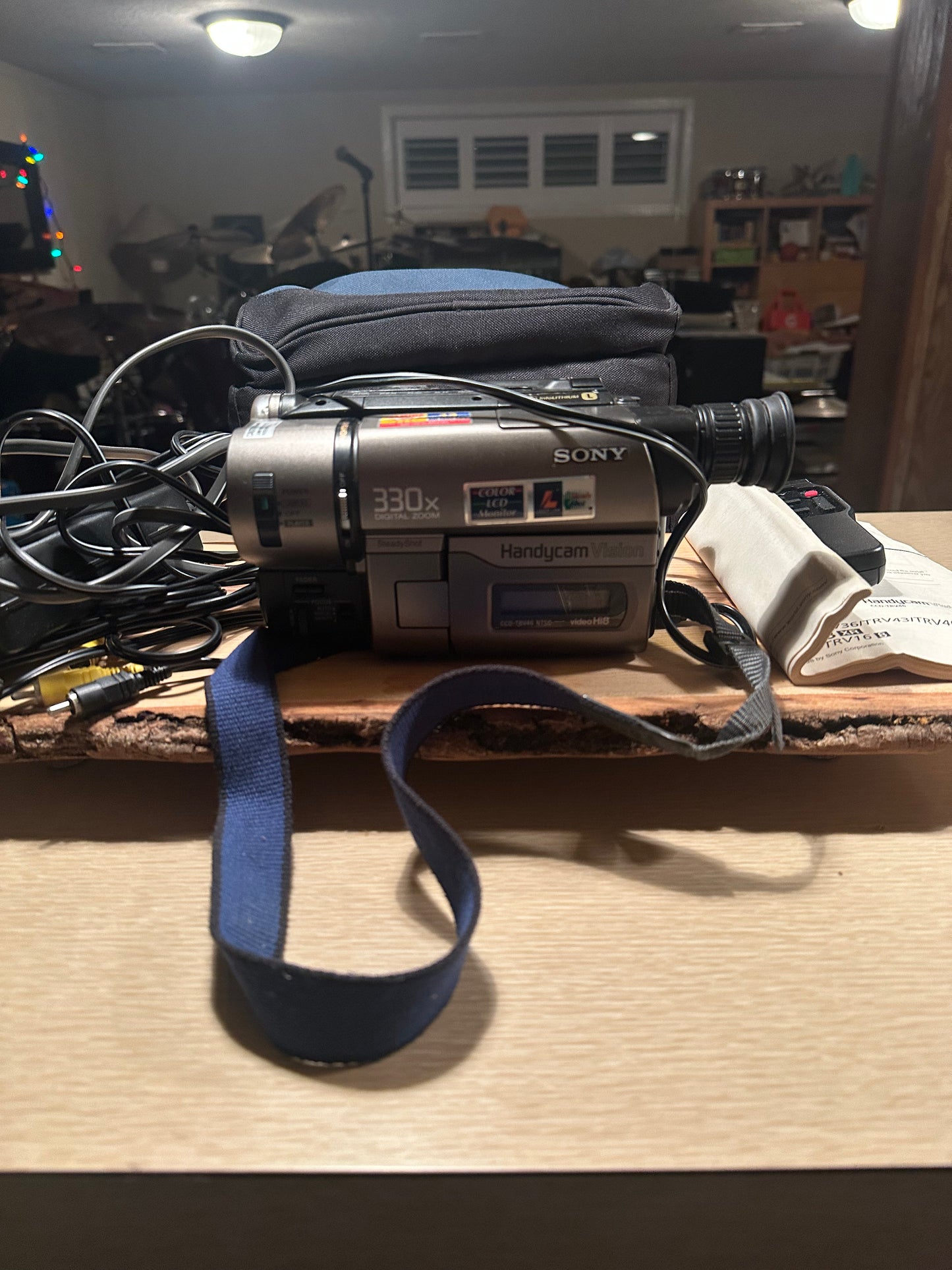 Sony Handycam CCD-TRV46 Video Hi8 Camcorder, Charger & More Tested Fully Works!
