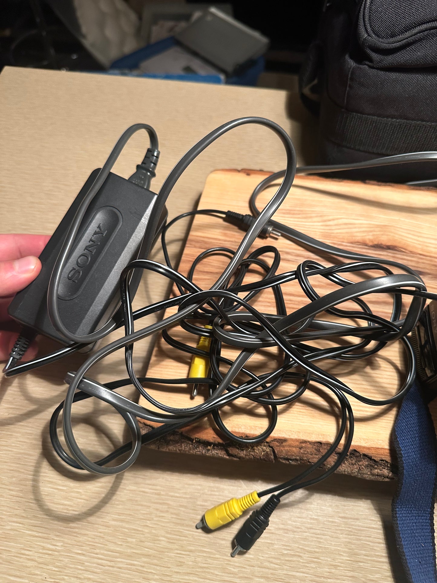 Sony Handycam CCD-TRV46 Video Hi8 Camcorder, Charger & More Tested Fully Works!