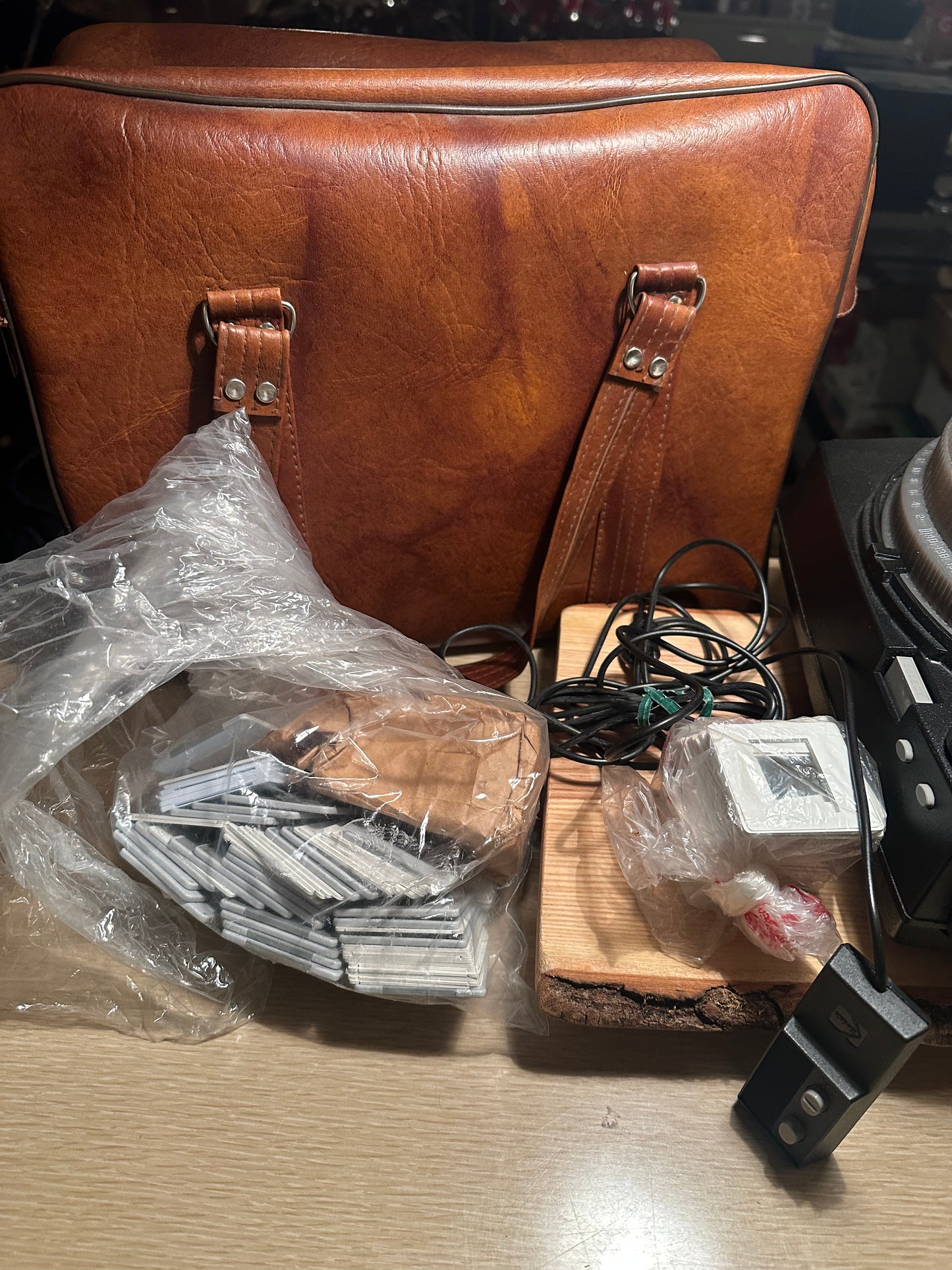 Kodak Carousel 760H Slide Projector Slide Trays Remote Leather Bag Slides Works!