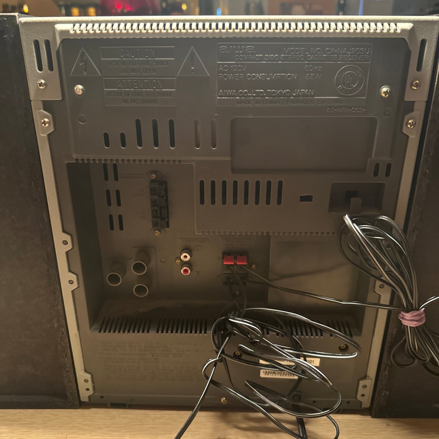 Aiwa NSX-AJ206 Digital audio system. CD, Video/AUX, Dual cassette, radio.